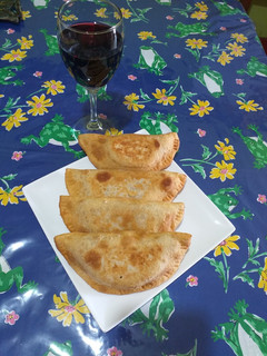 Una foto de Empanada de mariscos de LEO