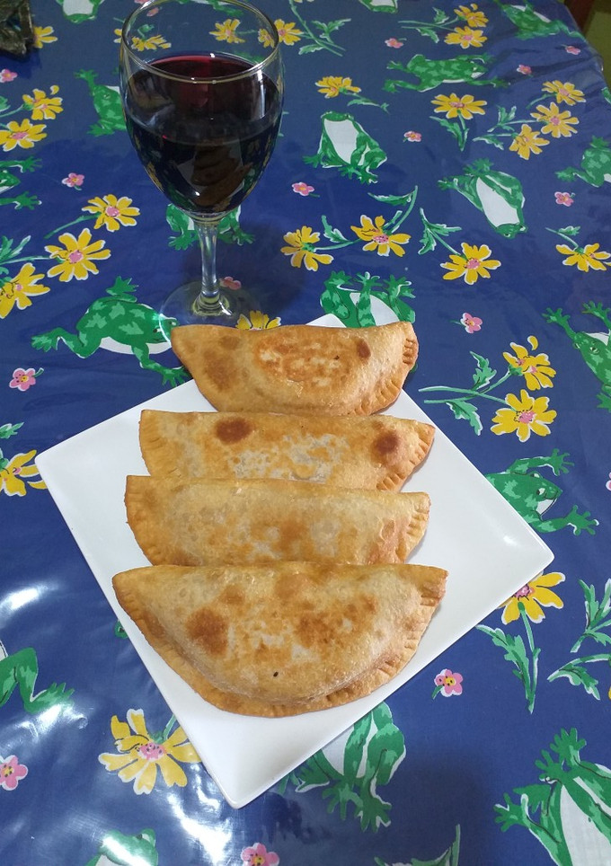 Una foto de Empanada de mariscos de LEO