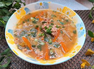 Hình của món Canh kim chi thịt xay.