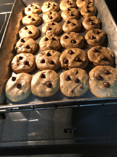 Una foto de Galletas con chispas de chocolate rápidas