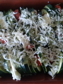 Una foto de Carpaccio de calabacín horneado
