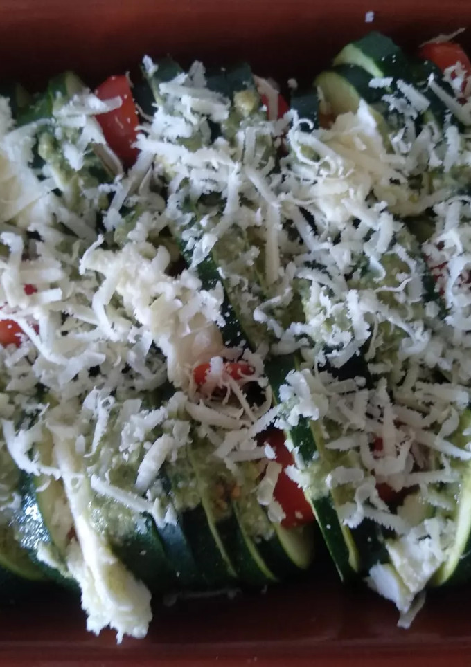 Una foto de Carpaccio de calabacín horneado