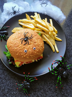 Una foto de Hamburguesa monstruo