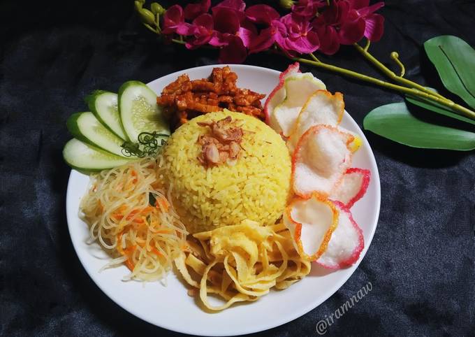 Resep Nasi Kuning Rice cooker Gurih Simple Anti Gagal