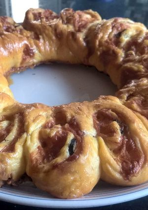 Una foto de Tarta de jamón, queso y aceitunas