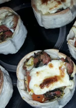Una foto de Canastita de verduras y salchicha