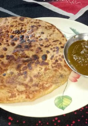 A picture of Shahi Paneer paratha.
