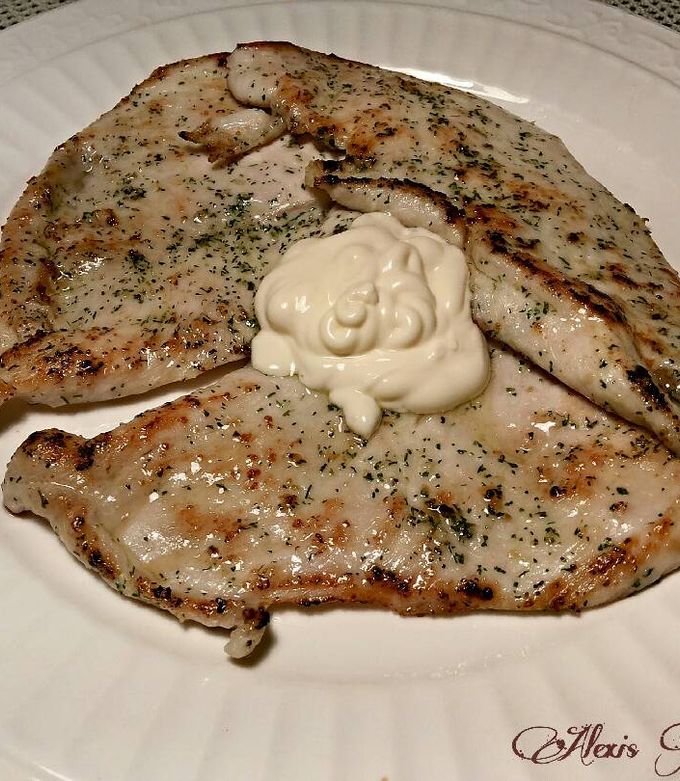 Foto principal de Filetes de pechuga de pollo, a la plancha con ajo y perejil