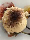 Helado de coco con tempura caliente