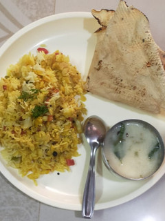 વઘારેલી વેજીટેબલ ખીચડી (Vaghareli Vegetatable Khichdi Recipe In Gujarati) રેસીપી મુખ્ય ફોટો