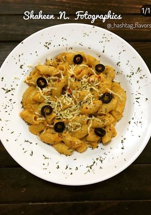 A picture of Mac & Cheese.