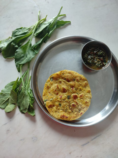 પાલક મેથી ભાજી નું શાક (Palak Methi Bhaji Shak Recipe In Gujarati) રેસીપી મુખ્ય ફોટો