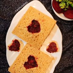 A picture of Heart Beet Sandwich.