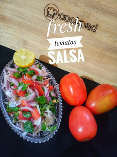 A picture of Fresh tomato salsa.