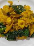 Arroz con sepia, setas y espinacas