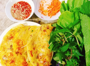 Hình của món Bánh xèo tôm thịt nấm và trứng.
