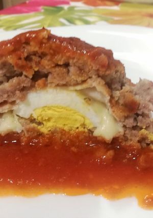Foto di Polpettone ripieno con Fesa di Tacchino Arrostito, Uova Sode e Provola Dolce