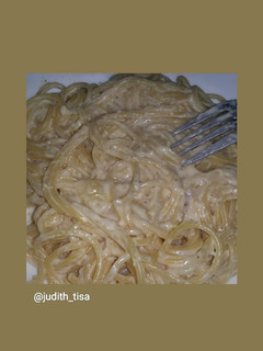 Una foto de Espaguetis con salsa de pera