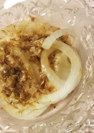 A picture of Easy Onion with Bonito Flakes and Soy Sauce.