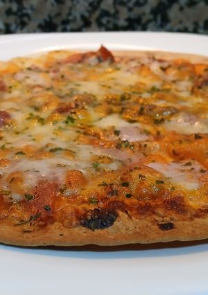 Una foto de Pizza de Jamón y Queso sin Masa