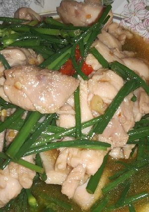 รูปของ ผัดเนื้อไก่ใส่ดอกไม้กวาด