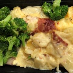 A picture of Scalloped Potatoes with Ham.