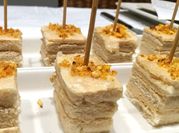 Una foto de canapés con anchoas