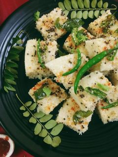 लेफ्टओवर राइस ढोकला (leftover rice dhokla recipe in Hindi) रेसिपी मुख्य फोटो