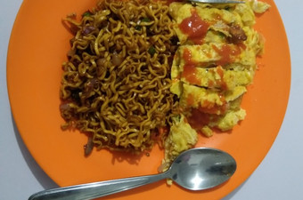 Cara Membuat Mie goreng with dadar egg Rumahan