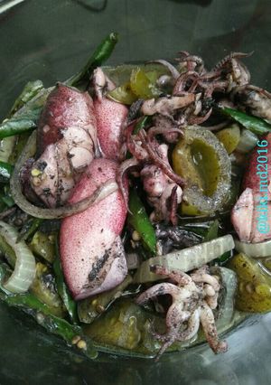 Foto resep Cumi-Cumi masak "tinta hitam"