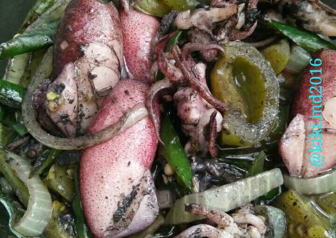 Resep Cumi-Cumi masak "tinta hitam" yang Sempurna