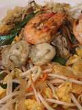প্যাড থাই রেসিপি (চিকেন, চিংড়ি বা ওয়েস্টার)(pad Thai recipe in bengali)