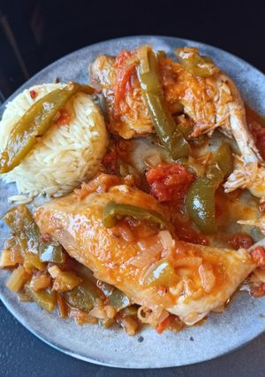 Une photo de Poulet basquaise