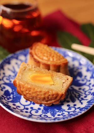 Hình của món 💚 Bánh Trung Thu Nhân Đậu Xanh Trứng Muối Mini 50gr.