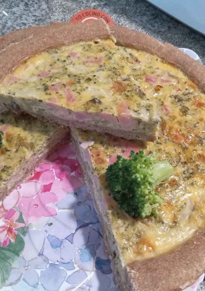 Una foto de Tarta Integral de Brócoli y Jamón
