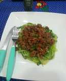 Spaguetti de zuccini (spiralizer) con salsa roja 