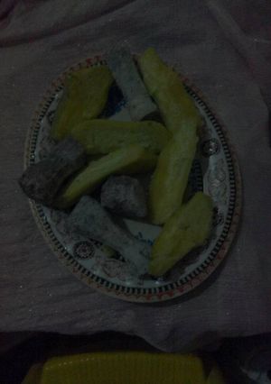 A picture of Sweet potatoes and arrowroots.