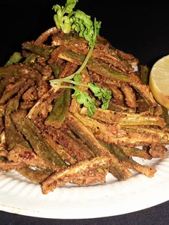 कुरकुरी भिंडी (kurkuri bhindi recipe in Hindi) रेसिपी मुख्य फोटो