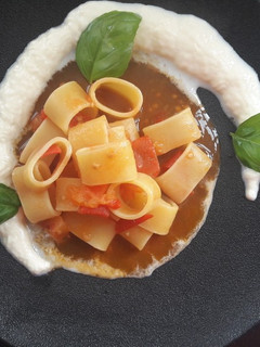 Foto di Calamarata pomodoro e spuma di mozzarella