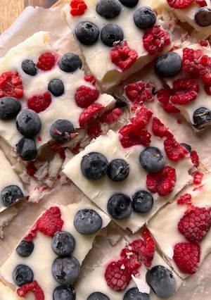 Foto resep Frozen Yogurt Bark (Frozen Yogurt Batang)