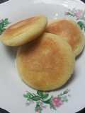 Arepa de queso en la sartén