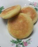 Arepa de queso en la sartén