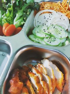 รูปของ สลัดอกไก่ย่าง คลีน