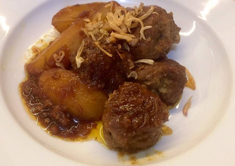 Resep Semur Bola Daging Lezat yang Lezat Sekali