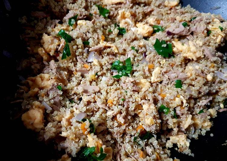 Simple Way to Make Quick Fried Quinoa with tuna