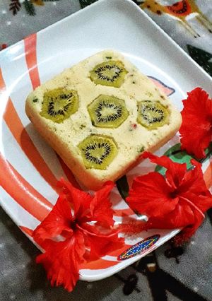 A picture of Eggless kiwi cake.