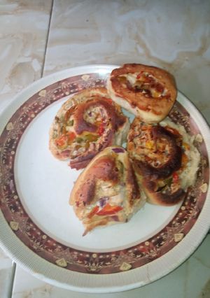 A picture of Pizza roll.