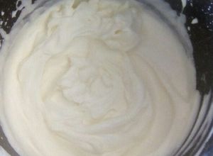 Una foto de Chantilly en licuadora o minipimer
