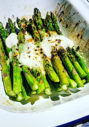 A picture of Lemon & thyme roasted asparagus.
