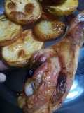 Pollo al horno con papas, romero y limón